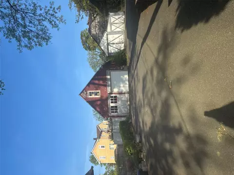 28 N Goodwin Ave, Greenburgh, NY 10523