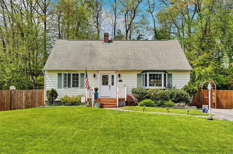 12 Dorothy Dr, Monroe, NY 10950