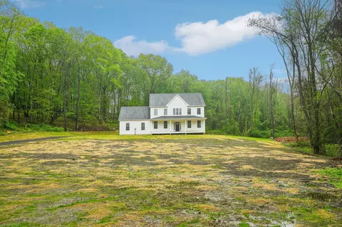 265 Clapp Hl, Beekman, NY 12540