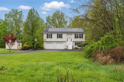 86 Gillespie St, Crawford, NY 12566