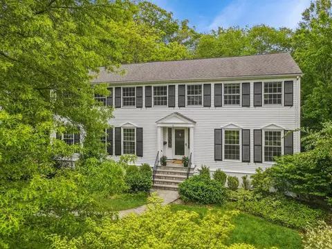16 Cayuga Rd, Scarsdale, NY 10583