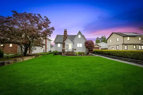 119 Floral Ave, Bethpage, NY 11714