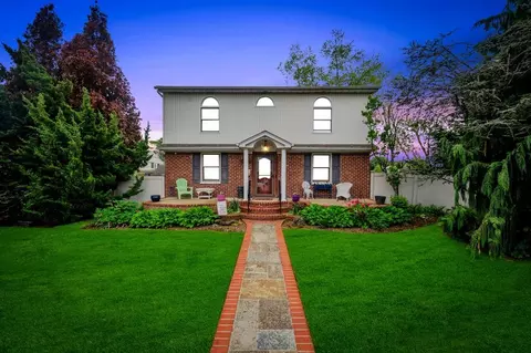 2346 Post St, East Meadow, NY 11554