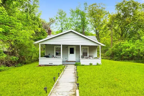 1870 Brookdale St, Yorktown, NY 10598