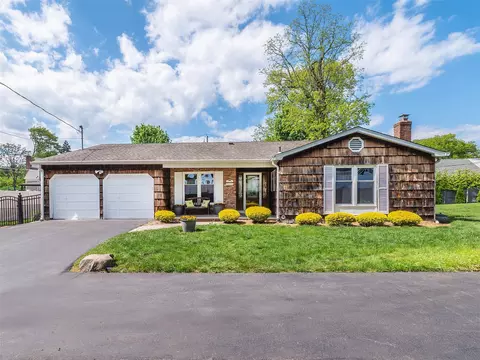 386 Glen Cove Ave # A, Glen Head, NY 11545