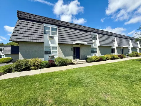 11 White Gate Rd #11C, Wappinger, NY 12590