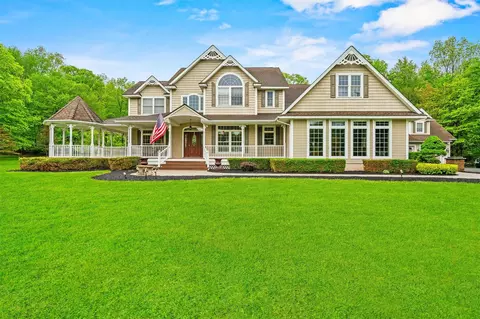 34 Satriano Ct, Crawford, NY 12549