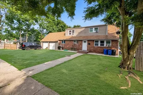 132 Columbia St # A, Huntington Station, NY 11746