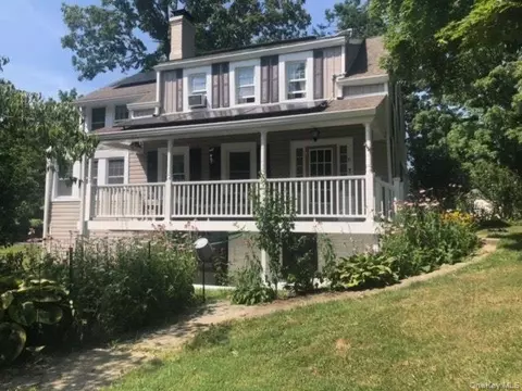 21 Overlook Rd, Arlington, NY 12603