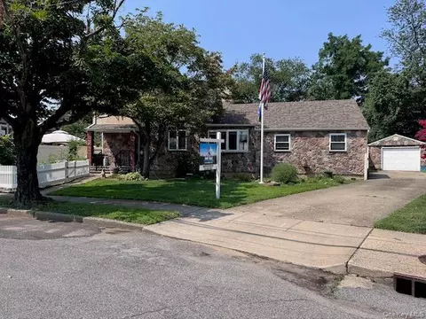 980 Siems Ct, North Bellmore, NY 11710