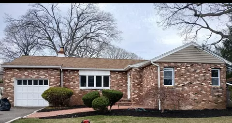 205 Ontario Ave, Massapequa, NY 11758