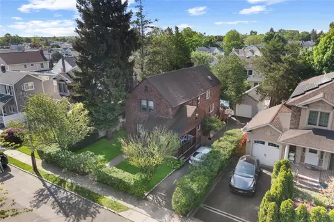 18 Willow St, North Hempstead, NY 11577