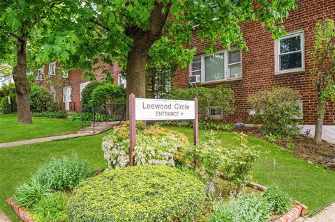 1 Leewood Cir #2R, Eastchester, NY 10709