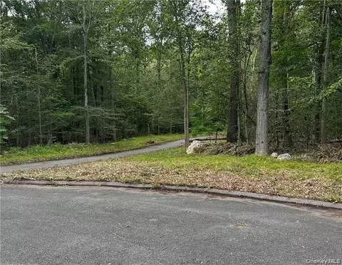 lot13 Florence Dr, Somers, NY 10541