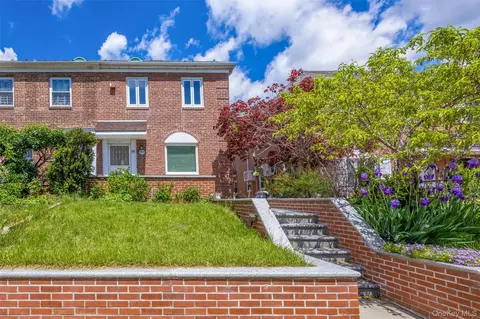 175-17 73rd Ave, New York, NY 11366