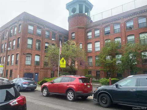 8410 101st St #3U, Richmond Hill, NY 11418