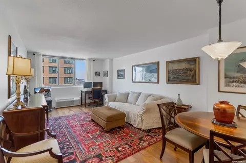 345 E 93rd St #20A, New York, NY 10128