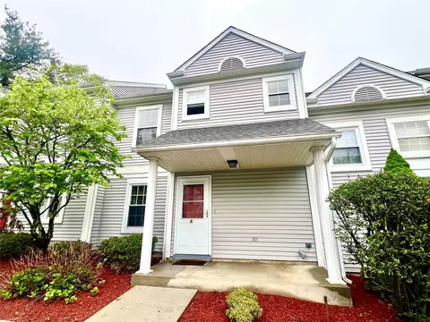 12 Durham Ct, Wallkill, NY 10940