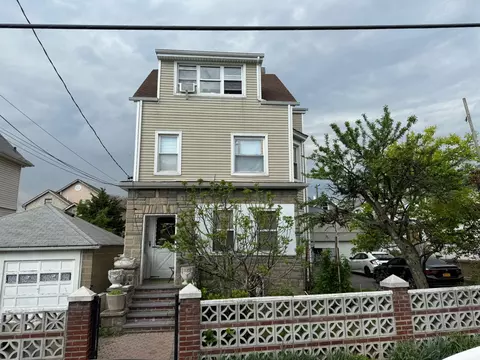 163 Villa Ave, Yonkers, NY 10704