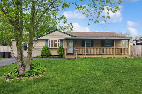 2707 Connecticut Ave, Medford, NY 11763