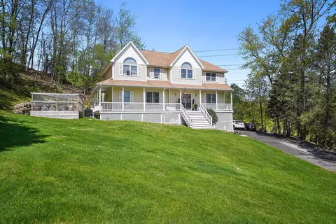 14 Fillmore Dr, Stony Point, NY 10980