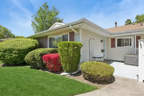 181 Storm Dr, Holtsville, NY 11742