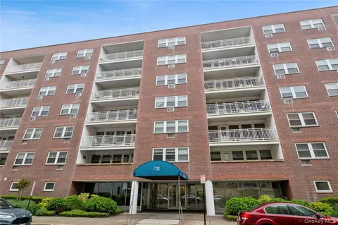 711 Shore Rd #4F, Long Beach, NY 11561