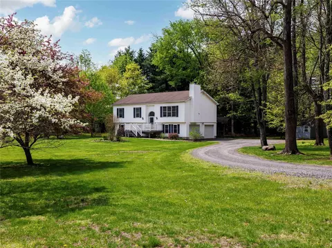 136 S Ohioville Rd, New Paltz, NY 12561