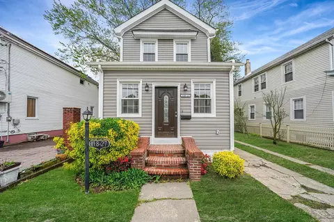 11827 219th St, New York, NY 11411