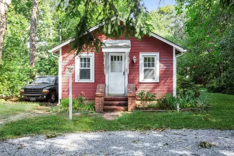 63 Robinson Ave, Medford, NY 11763