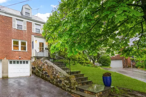 34 Elkan Rd, Larchmont, NY 10538