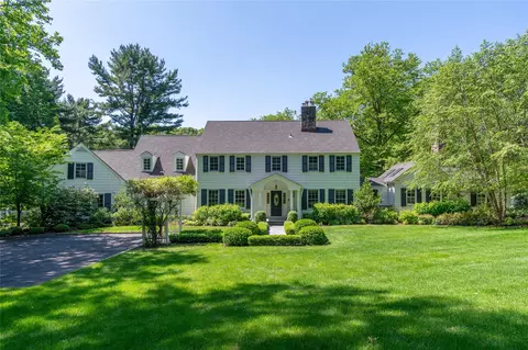 1850 Muttontown Rd, Syosset, NY 11791