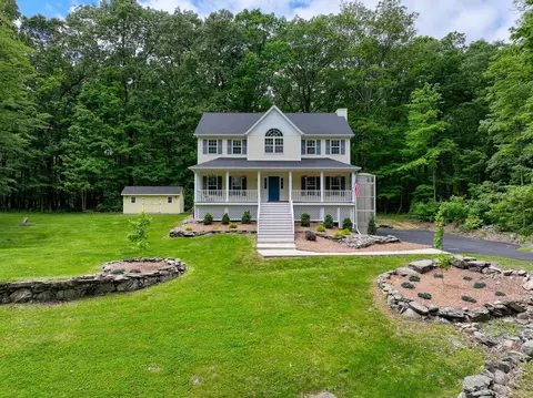 293 S Centerville Rd, Wawayanda, NY 10940