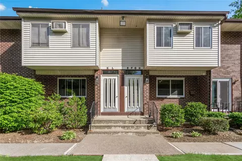 15 Blue Hill Cmns # F, Orangetown, NY 10962