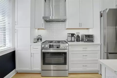 68 E Hartsdale Ave #4J, Greenburgh, NY 10530