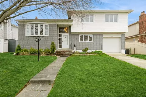 3397 Lindbergh Ave, Oceanside, NY 11572