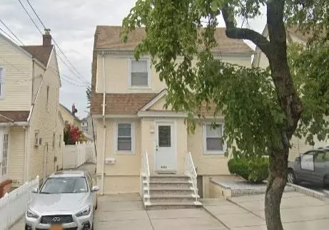 88-20 205 Ave, New York, NY 11423