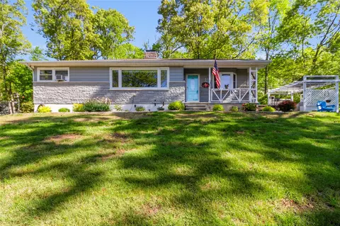 5 Louis Pl, Southeast, NY 10509
