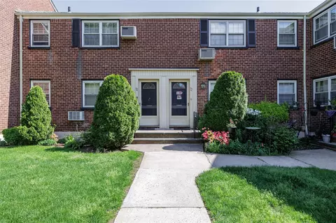 69-36 213th St #B, Oakland Gardens, NY 11364
