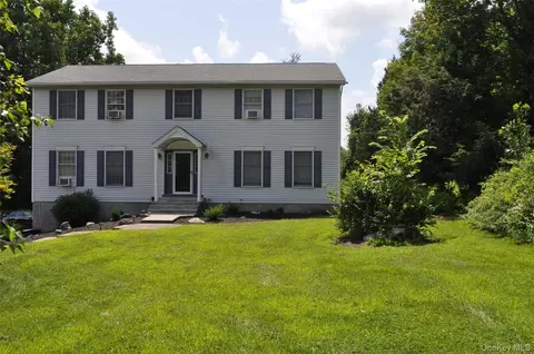 53 Leo Ln, Beekman, NY 12570