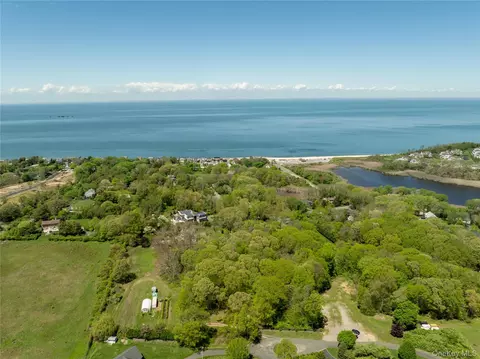 Pier Avenue, Riverhead, NY 11901