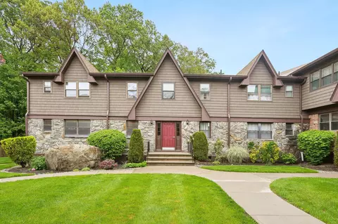 52 Milford Ln #3A, Ramapo, NY 10901