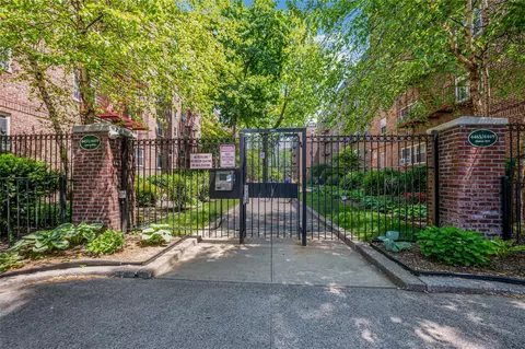 44-55 Kissena Blvd #3B, New York, NY 11355