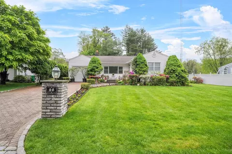 14 Essex Pl, Greenburgh, NY 10530