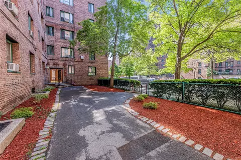 1554 Unionport Rd #4H, New York, NY 10462