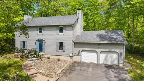 50 Maple Wood Dr, Southeast, NY 10509
