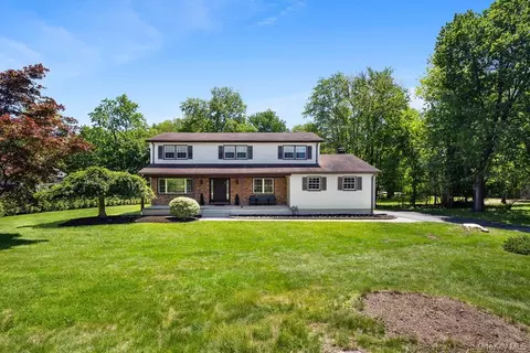 106 S Airmont Rd, Ramapo, NY 10901