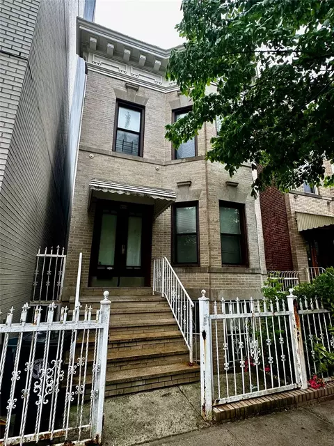 1950 Benedict Ave, New York, NY 10462