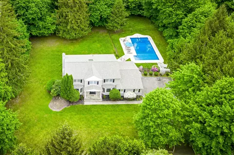 4 Evergreen Ct, Ramapo, NY 10901