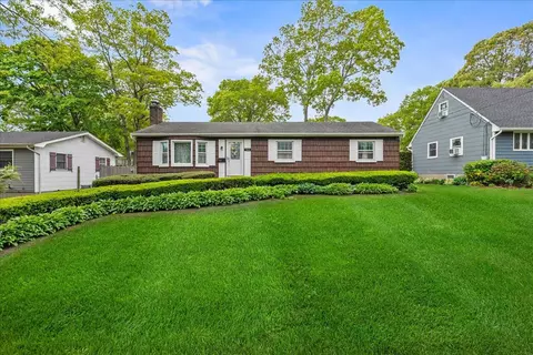 164 N Prospect Ave, Medford, NY 11763
